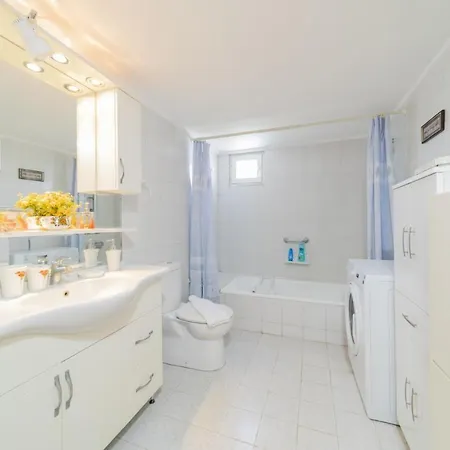 Flat W Balcony Fireplace 5 Min To Beach In Apartment Antalya