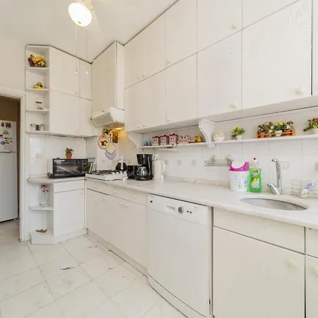 Flat W Balcony Fireplace 5 Min To Beach In Antalya