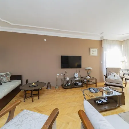 Flat W Balcony Fireplace 5 Min To Beach In * Antalya