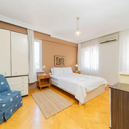 Flat W Balcony Fireplace 5 Min To Beach In Apartment