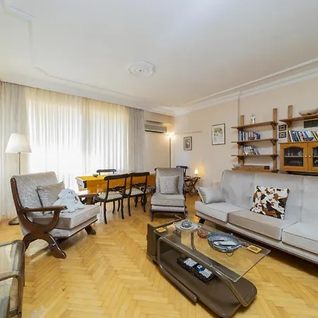 Flat W Balcony Fireplace 5 Min To Beach In