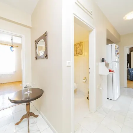 Apartment Flat W Balcony Fireplace 5 Min To Beach In